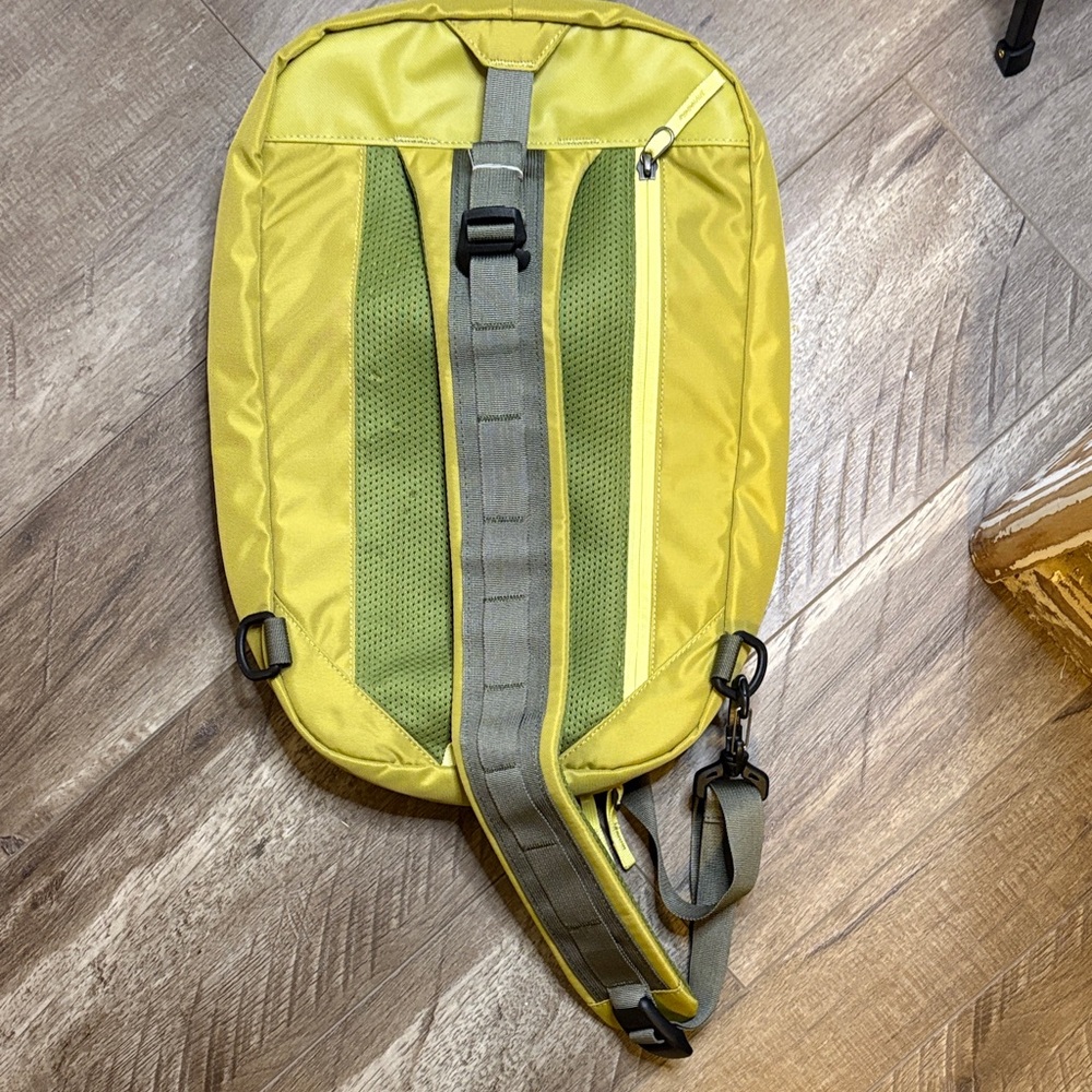 Cotopaxi Chasqui 13L Sling Backpack in Lemongrass - Picture 8 of 11